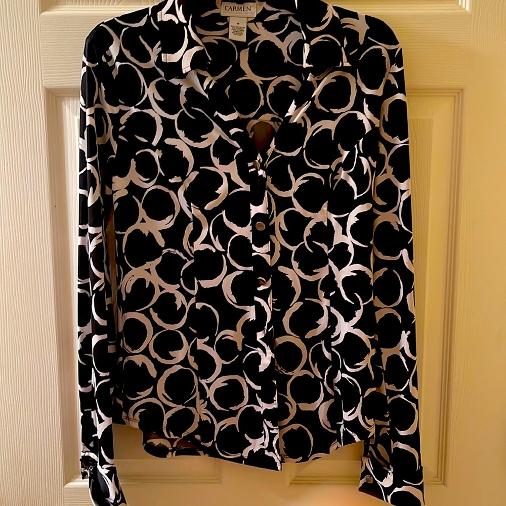 Black and white blouse with cuff links firm fitting betel buttons